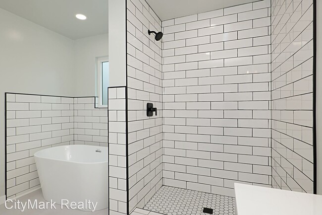 Building Photo - 2 br, 2 bath House - 5405 Olvera Ave