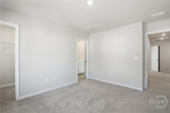 Building Photo - 145 Binscombe Ln