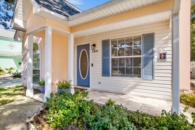 Building Photo - Innerarity Point Living at an Affordable Cost!