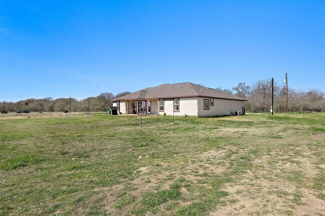 Building Photo - 2246 County Line Rd