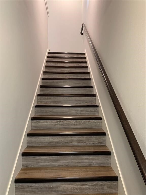 Building Photo - 1735 W Deane St