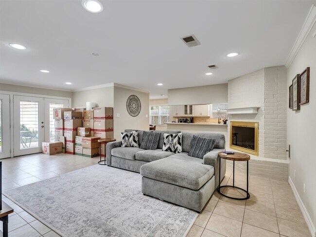 Building Photo - 2811 Quincannon Ln