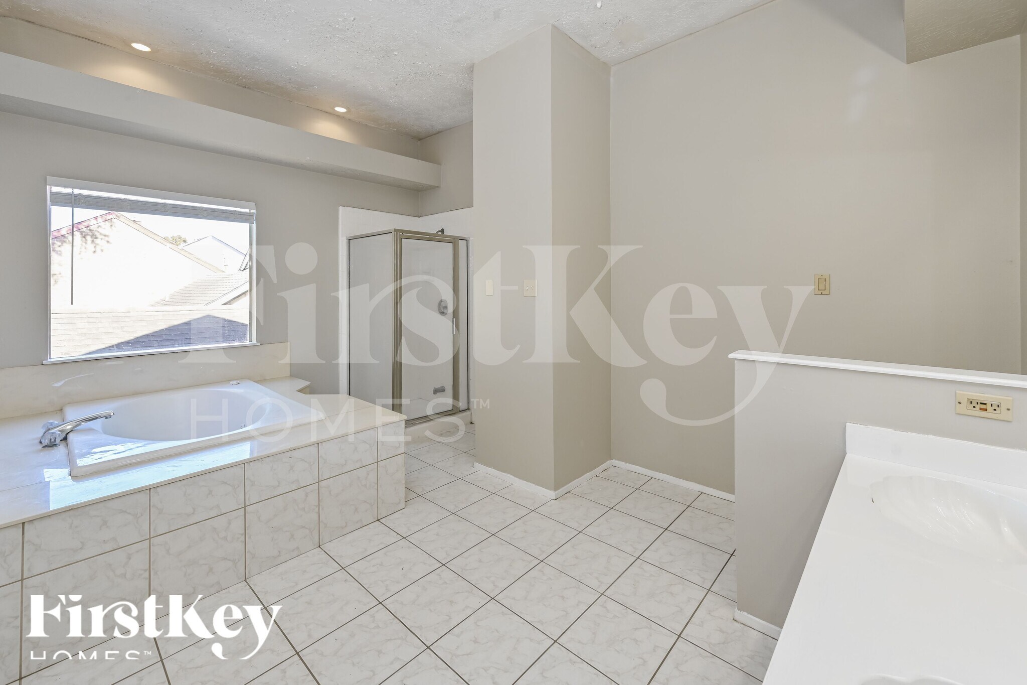 Building Photo - 3315 Vega