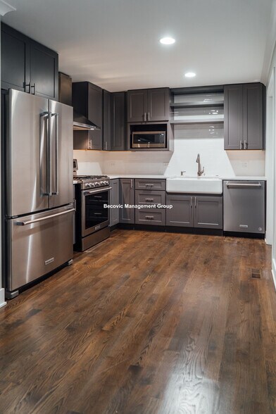 Building Photo - 4201 N Paulina St