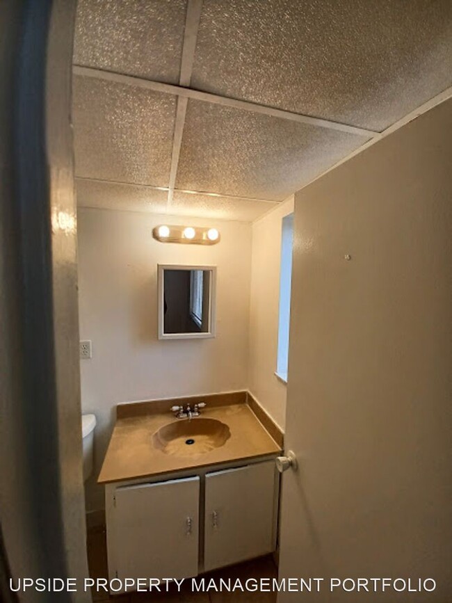 Building Photo - 2820 Somerset Dr