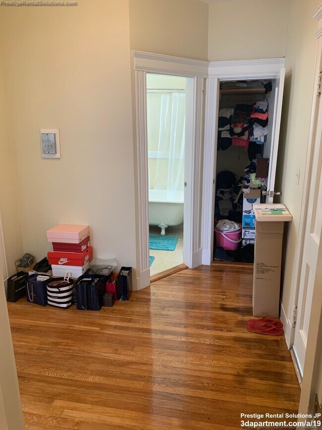 Building Photo - 91 Gordon St