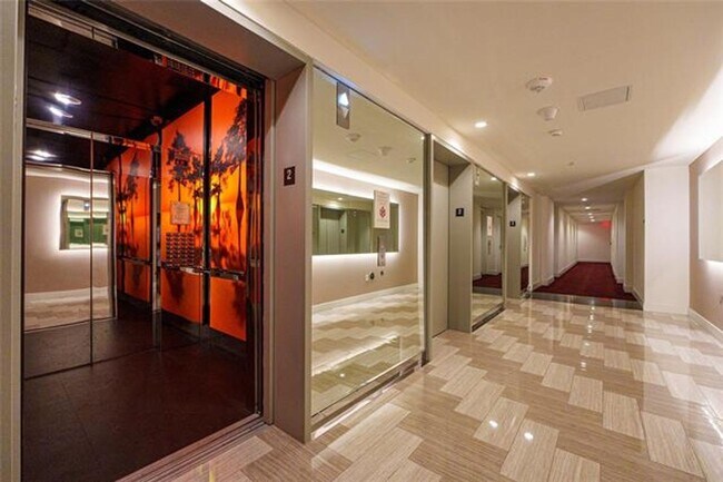Building Photo - 2000 Metropica Wy