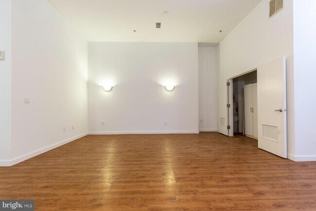 Building Photo - 109 W Wildey St