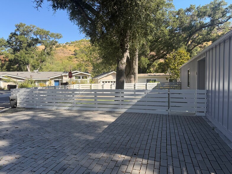 Building Photo - 86 Sherwood Dr