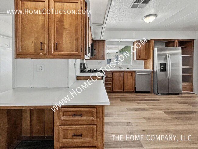 Building Photo - 2548 E Glenn St