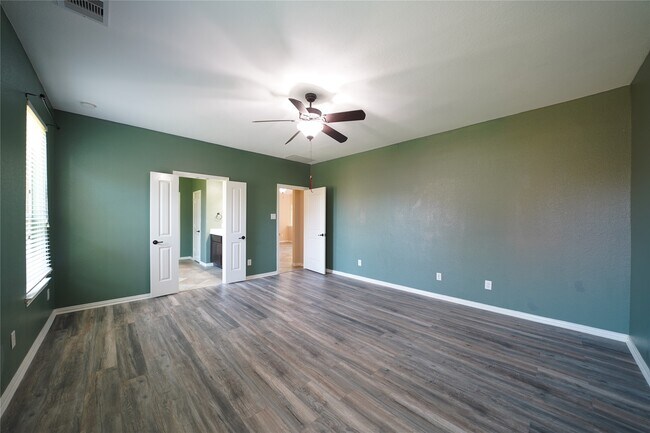 Building Photo - 5 Knotty Wood Ct