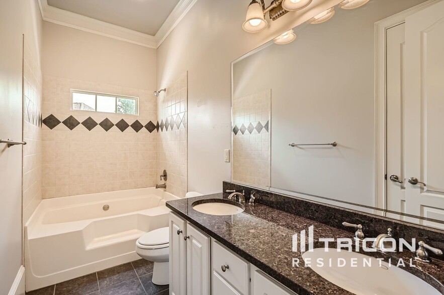 Building Photo - 1026 Overlook Dr