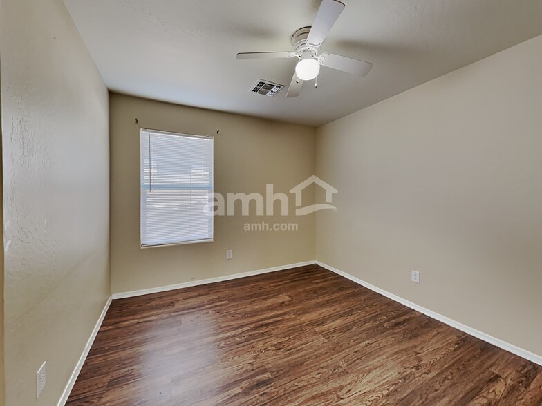 Building Photo - 417 W Dexter Way