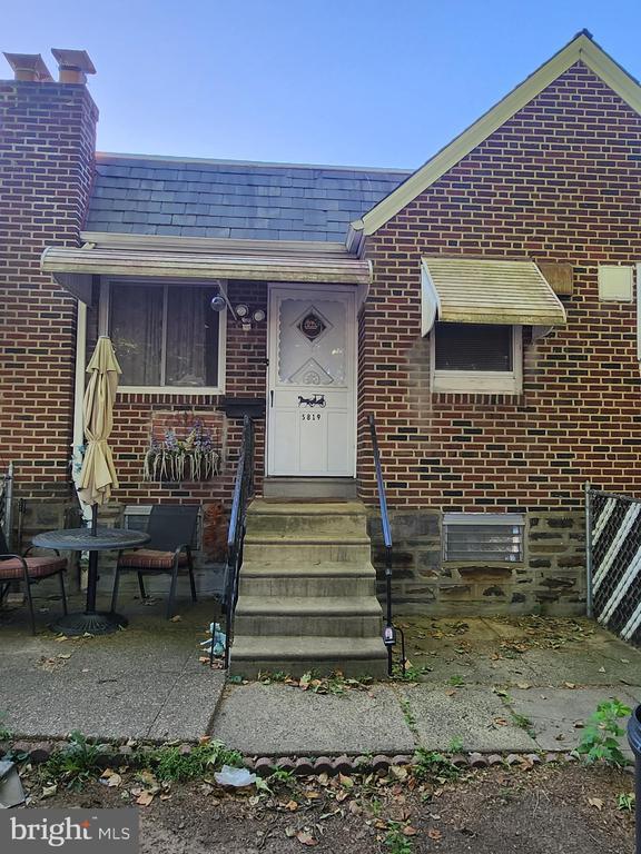 Building Photo - 5819 Bustleton Ave