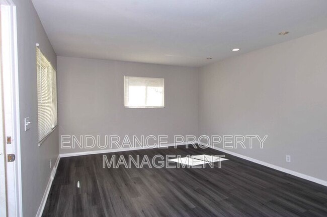 Building Photo - 3448 Ringwood St