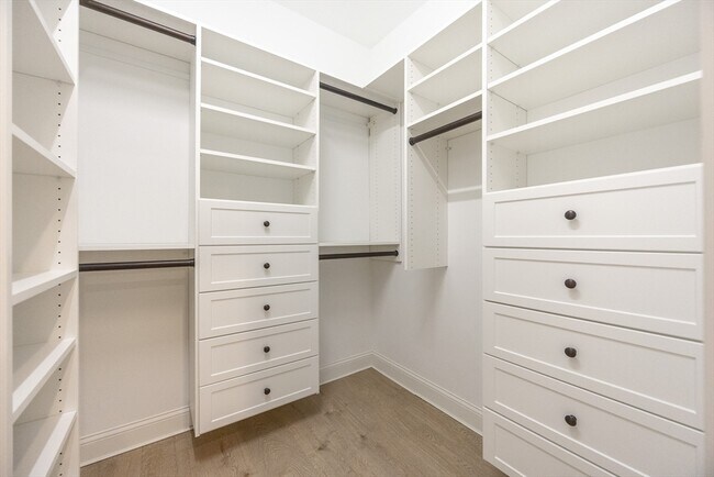 Building Photo - 15 Warren St