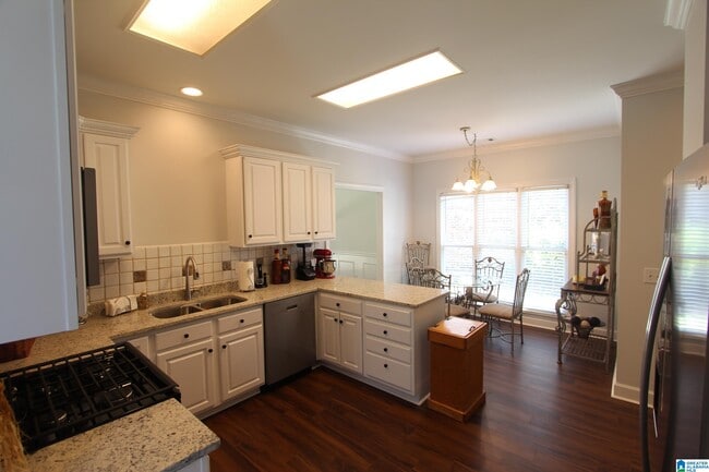 Building Photo - 5987 Waterside Dr