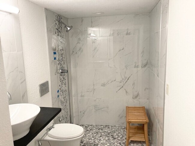 Building Photo - Casa Rio Waterfront Condominium