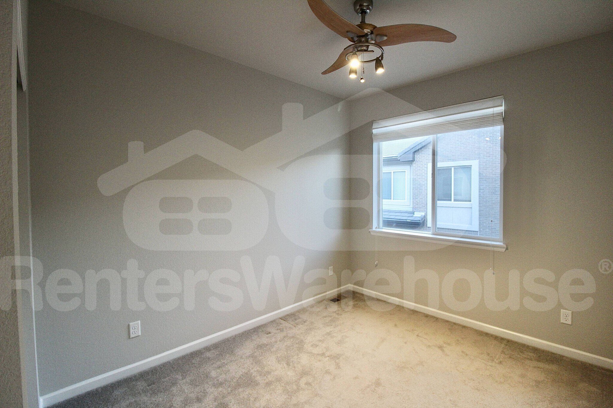 Building Photo - 8966 E Caley Way