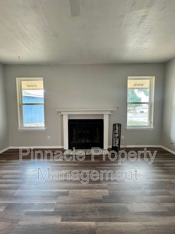 Building Photo - 1014 Alpha Cir