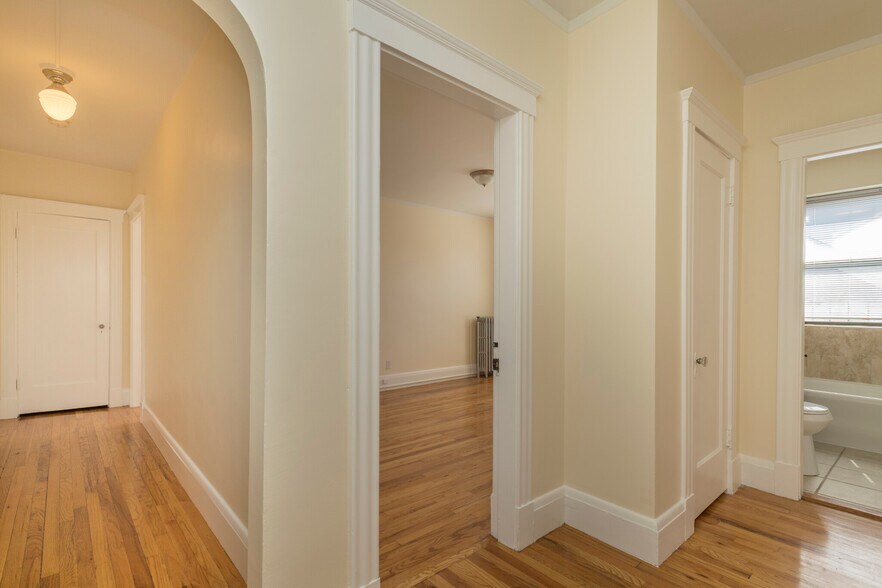 Building Photo - 140 Highland Ave