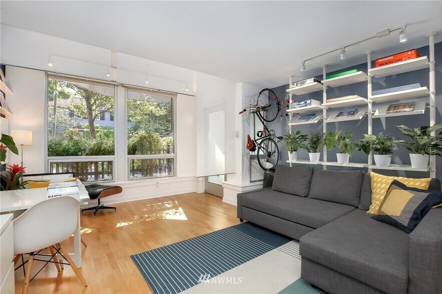 Building Photo - 1607 15th Ave