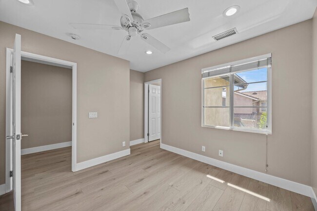 Building Photo - Beautiful detached condo in Painted Trails!