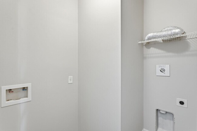 Building Photo - 401 Olde Ivey Square