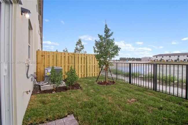 Building Photo - 2729 SE 25th Ave