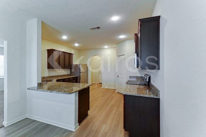 Building Photo - 5523 Littoral Rd