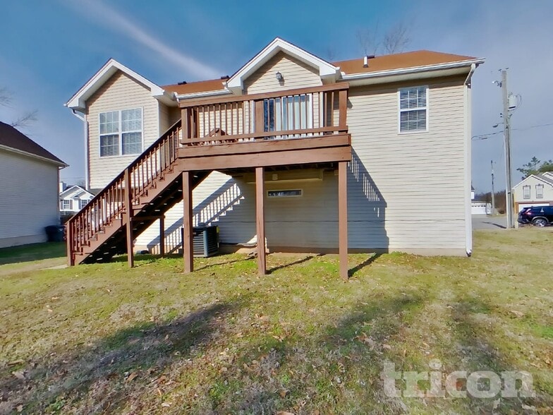 Building Photo - 716 Sweetwater Cir