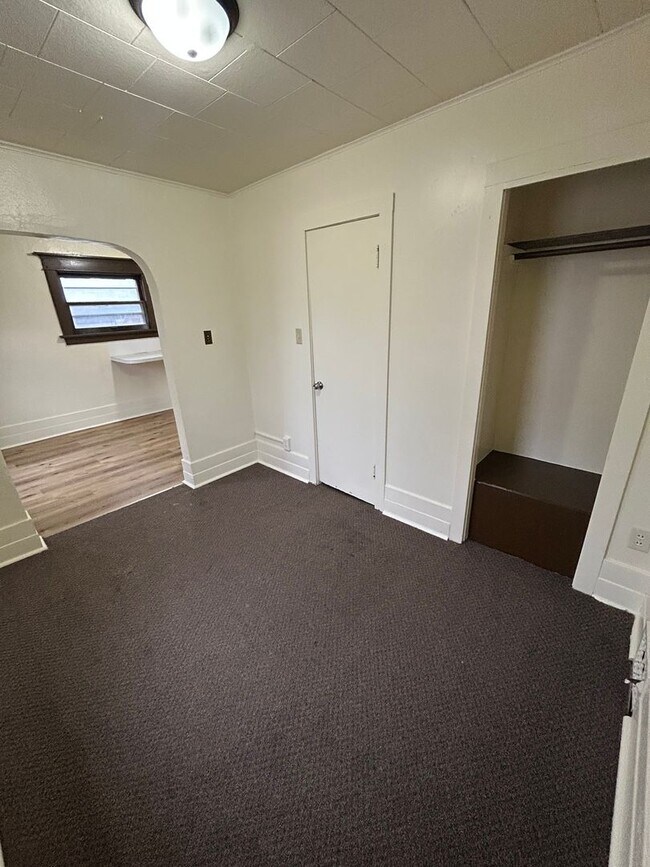 Building Photo - Sunnyside Multi-Family