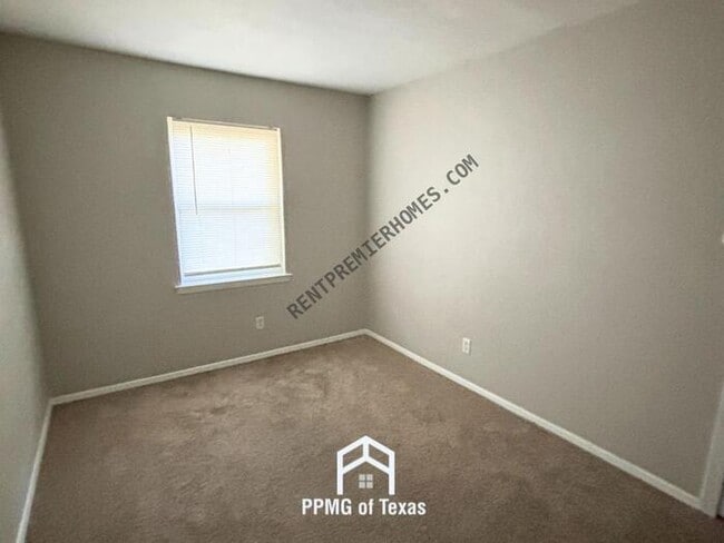 Building Photo - 708 Lehman Dr