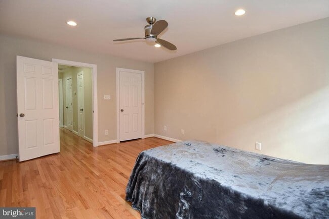 Building Photo - 515 Tobacco Quay