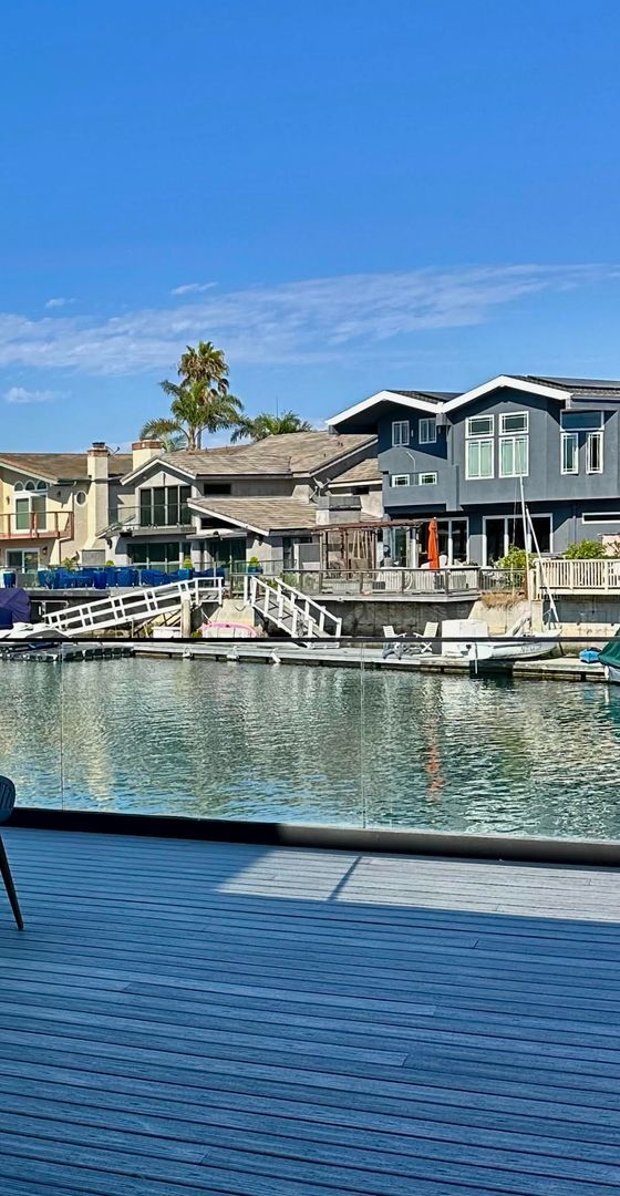 Building Photo - Stunning Waterfront Home in the Channel Is...