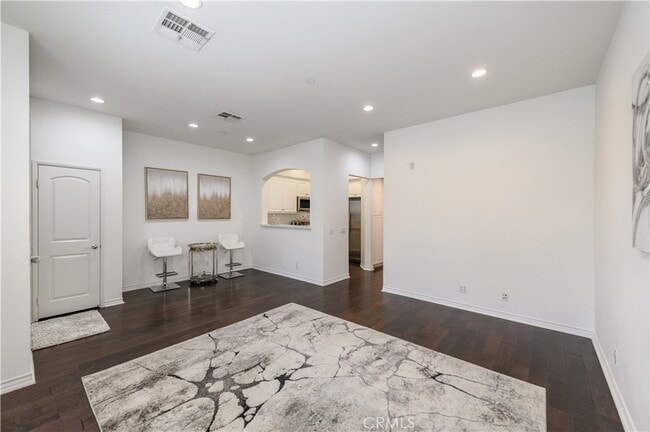 Building Photo - 31 Quartet-