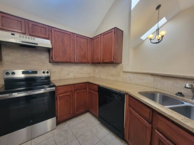 Building Photo - 932 Winchester Ln