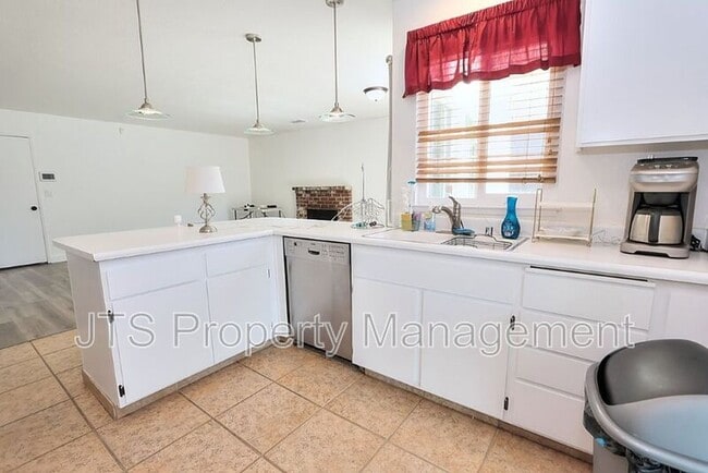 Building Photo - 6069 Kingwood Cir