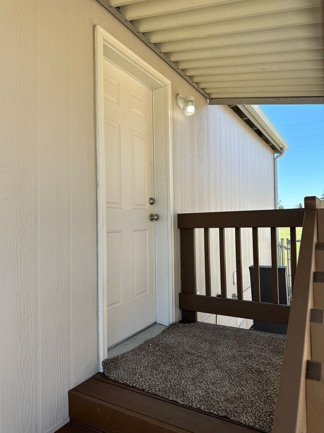 Building Photo - Newer 3 bedroom 2 bathroom house in Thurston!