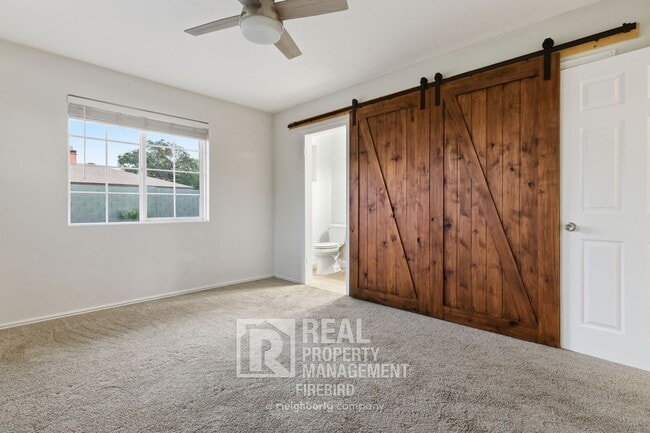 Building Photo - 1901 N 48th Pl