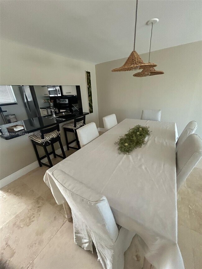 Building Photo - 4000 NE 168th St