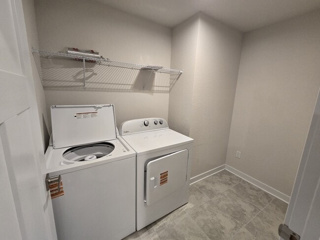 Building Photo - 1609 Whistling Rd