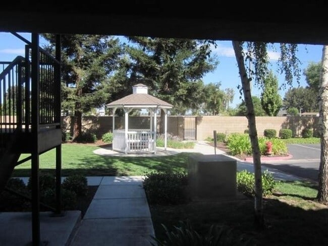 Building Photo - Spacious Condo in a Gated Community in Tracy