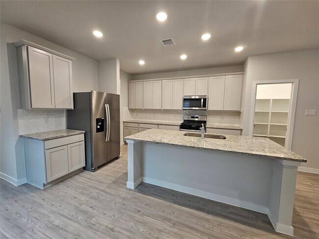 Building Photo - 5823 Quest Valley Dr