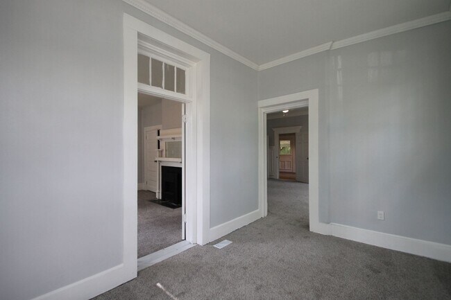 Building Photo - Exclusively Offered by Muse Realty Rentals...