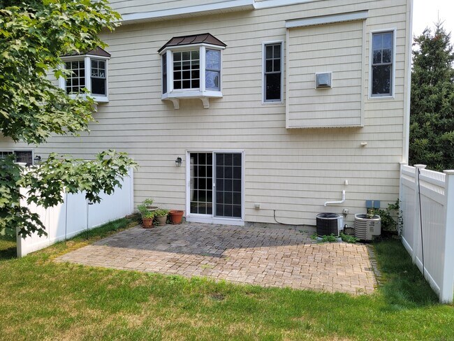 Building Photo - 48 E Hayestown Rd