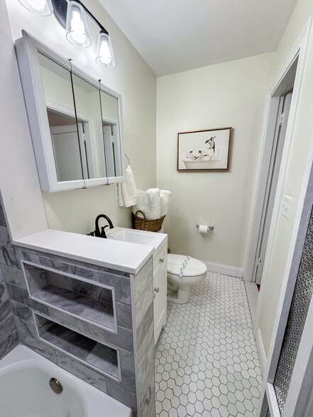 NEWLY RENOVATED BATH - 191 Kent St