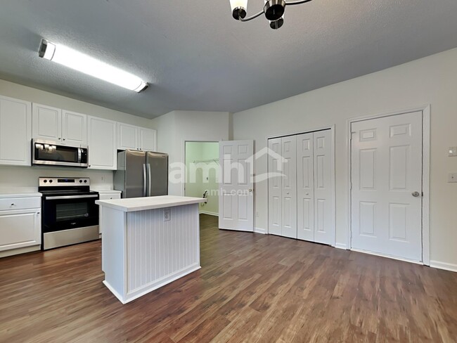 Building Photo - 101 Birkhall Cir