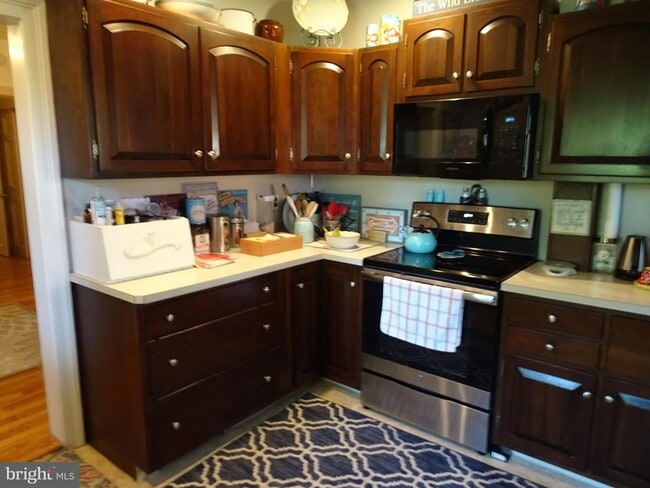 Building Photo - 411 Delaware St