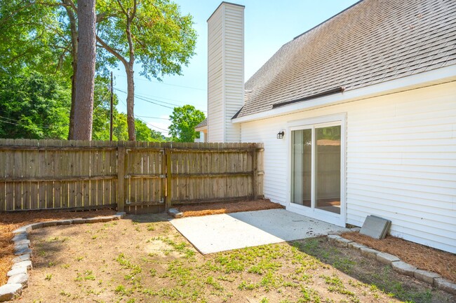 Building Photo - Updated Single Family Home in Lawton Bluff...